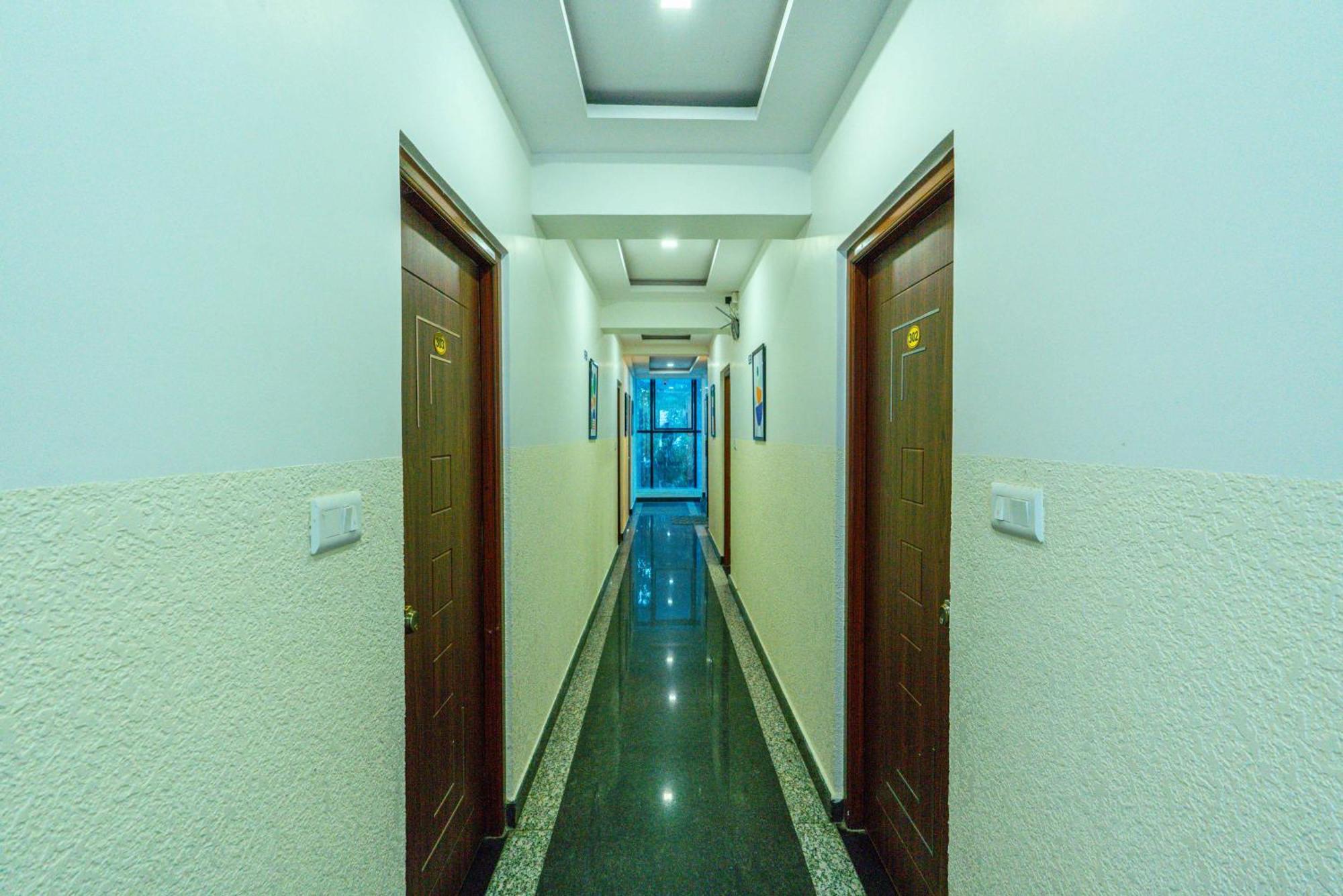 Treebo Trend Tierra Woods Koramangala Hotel Bangalore Bagian luar foto