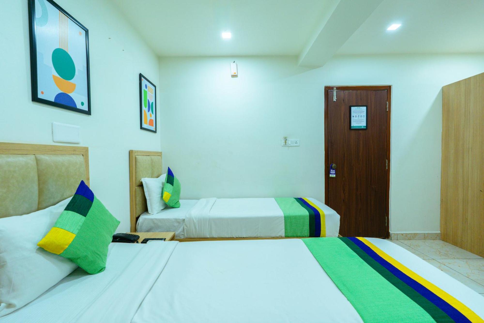 Treebo Trend Tierra Woods Koramangala Hotel Bangalore Bagian luar foto