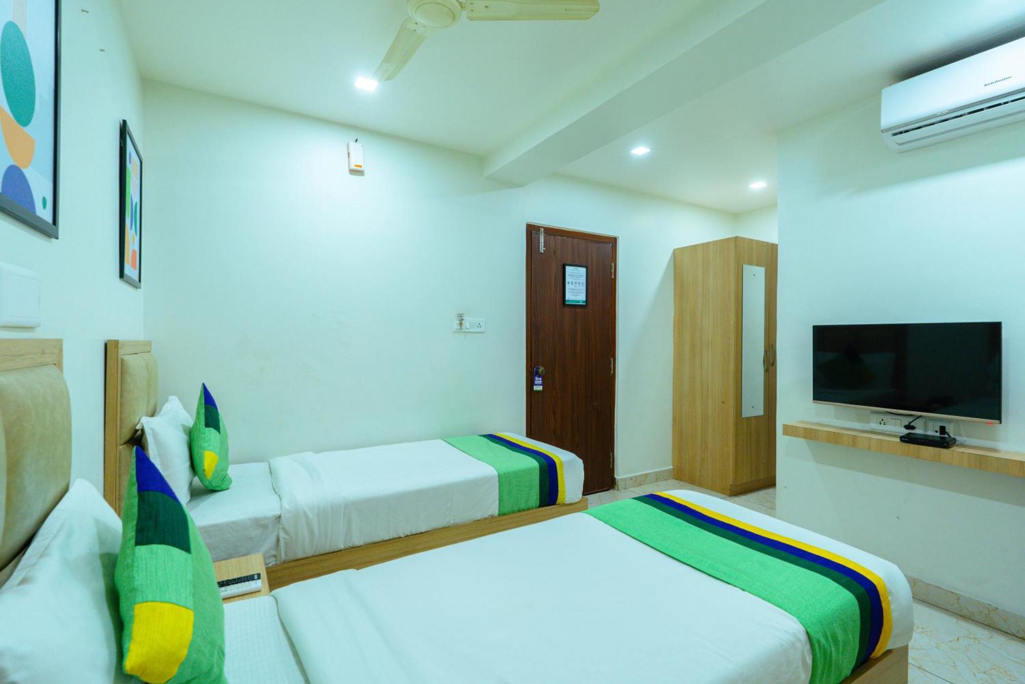 Treebo Trend Tierra Woods Koramangala Hotel Bangalore Bagian luar foto