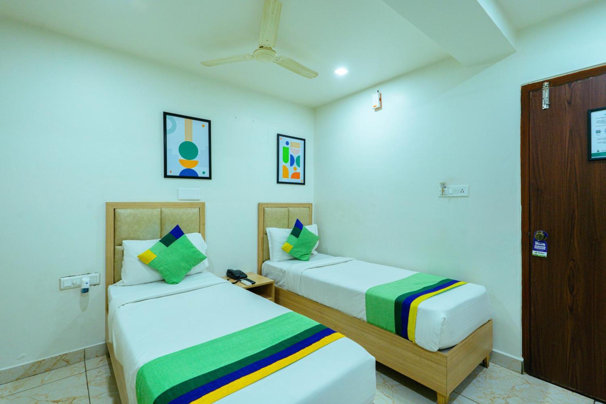 Treebo Trend Tierra Woods Koramangala Hotel Bangalore Bagian luar foto